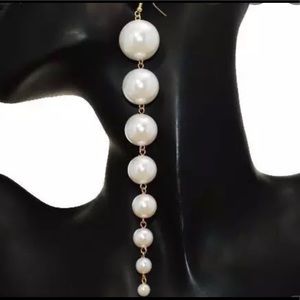 Pearl drop earrings